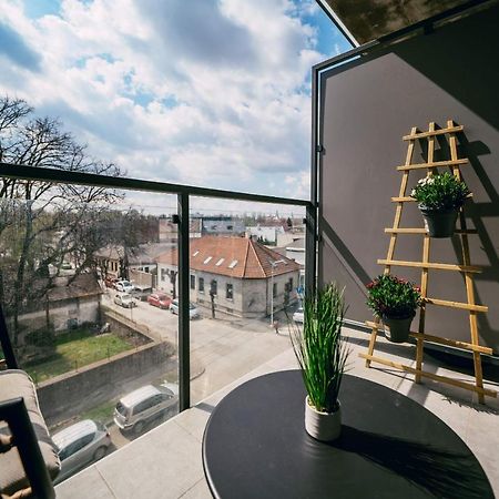 Luxury Apartment W. City Views In Kosice Old Town 外观 照片